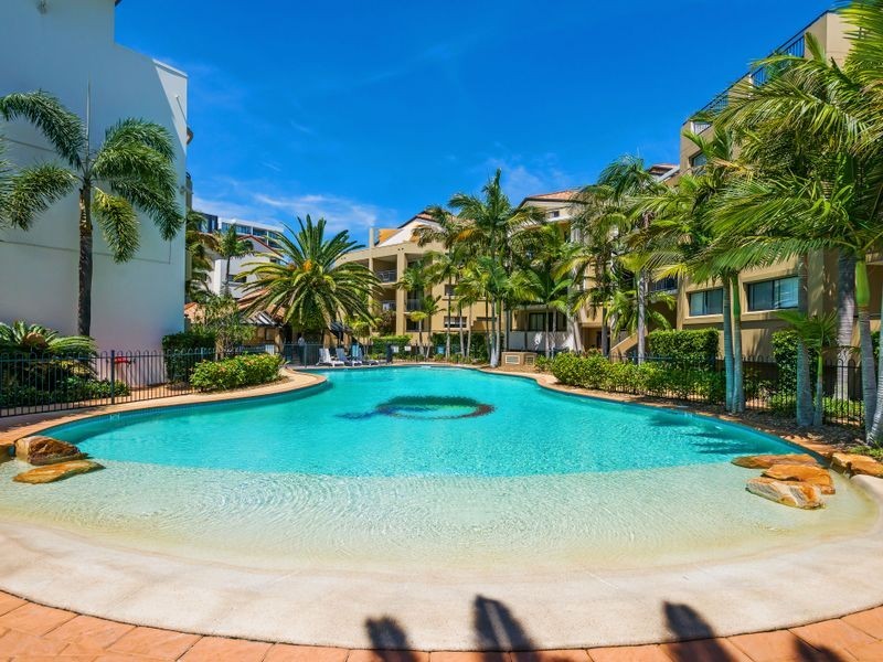 202/392 Marine Parade, Labrador QLD 4215