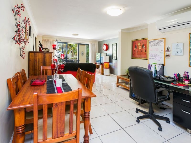 202/392 Marine Parade, Labrador QLD 4215