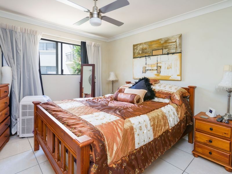 202/392 Marine Parade, Labrador QLD 4215