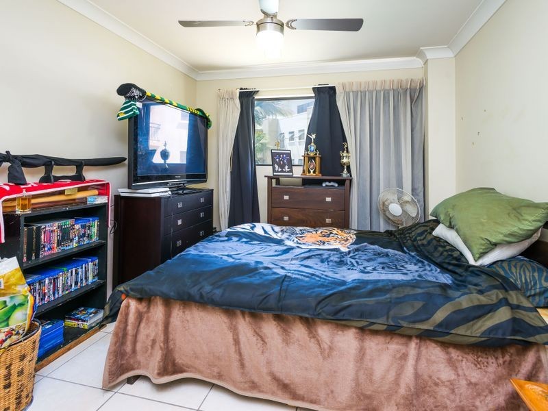 202/392 Marine Parade, Labrador QLD 4215