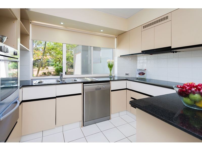 5/76 Chichester Drive, Arundel QLD 4214