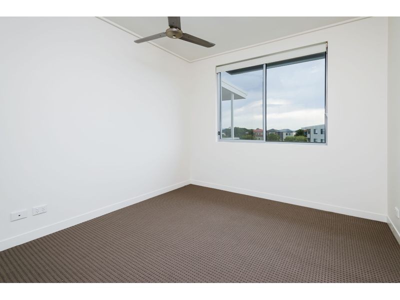 633/64-68 Sickle Avenue, Hope Island QLD 4212