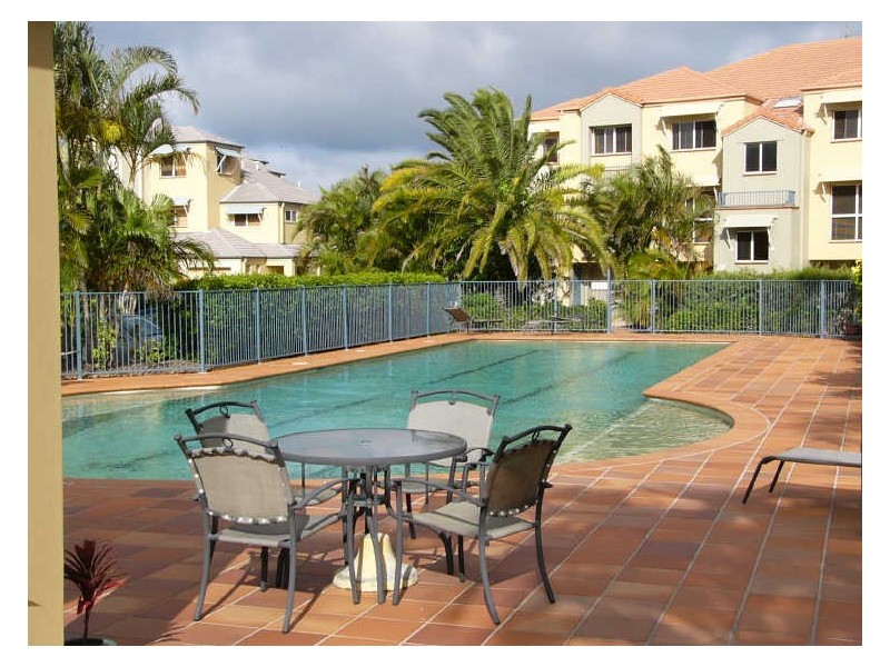 14/82 Limetree Parade, Runaway Bay QLD 4216