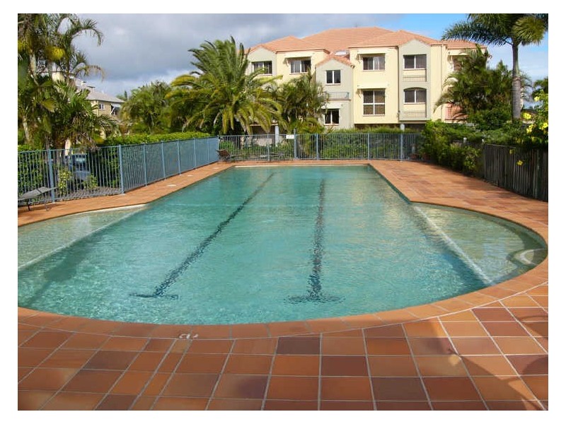 14/82 Limetree Parade, Runaway Bay QLD 4216