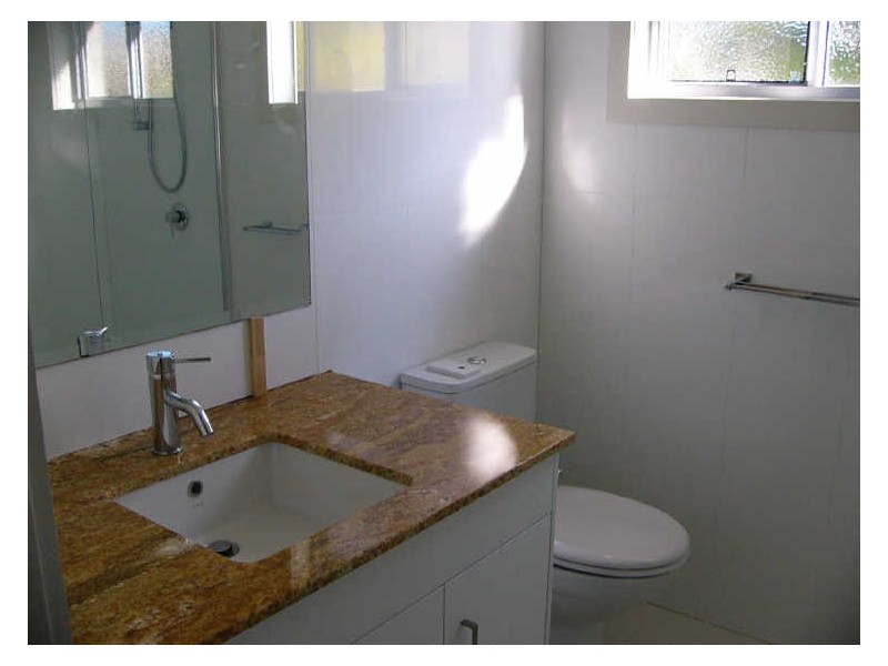 2/38 Enid Avenue, Southport QLD 4215