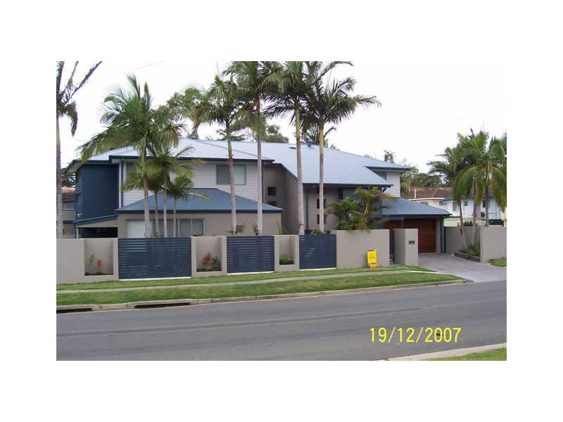 2/38 Enid Avenue, Southport QLD 4215