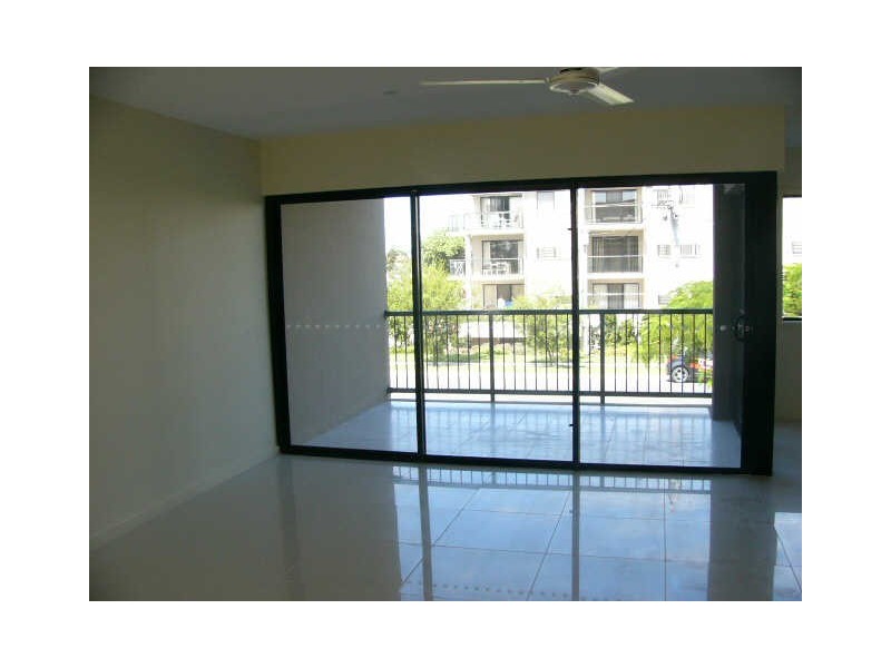 3/22 Bath Street, Labrador QLD 4215