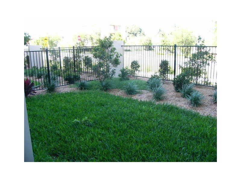 3/22 Bath Street, Labrador QLD 4215