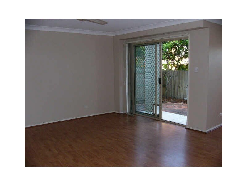 2/21 Harley Street, Labrador QLD 4215