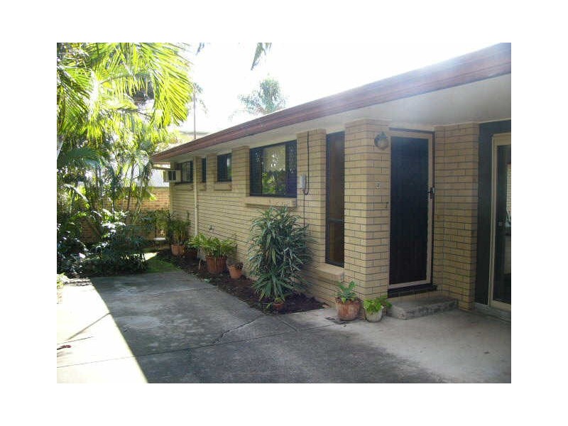 2/67 Broad Street, Labrador QLD 4215