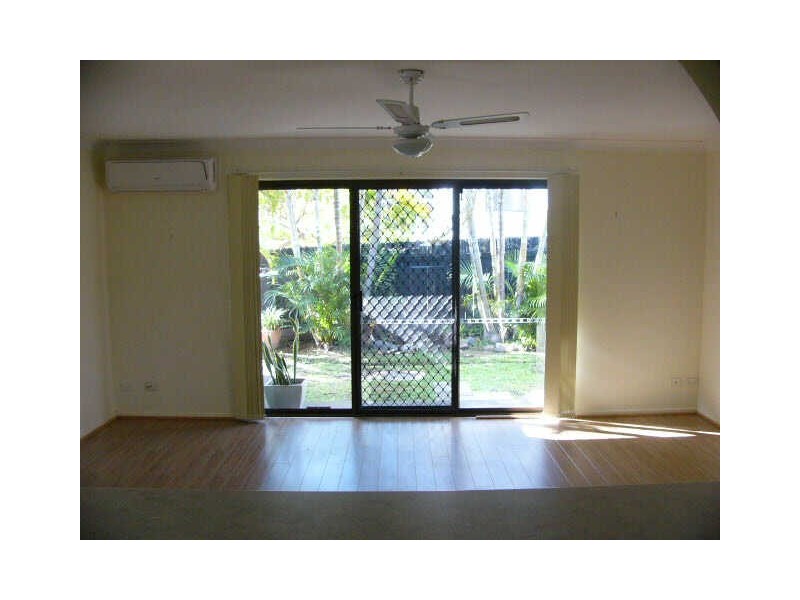 2/67 Broad Street, Labrador QLD 4215