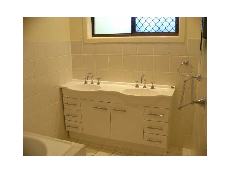 2/67 Broad Street, Labrador QLD 4215