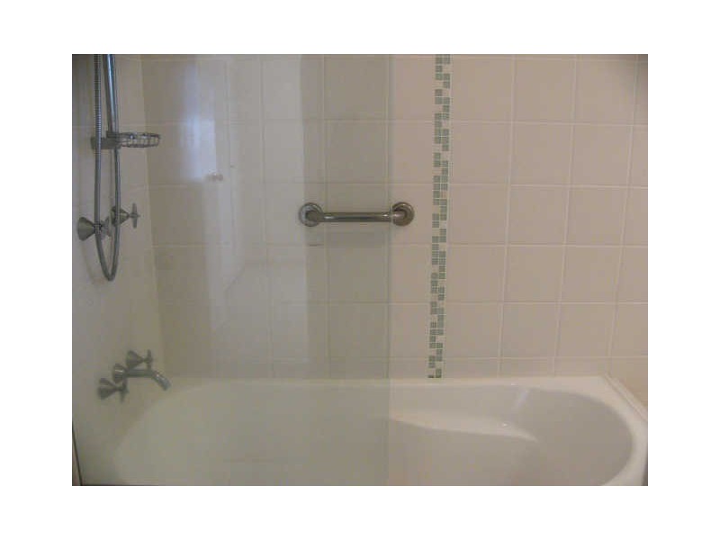 2/67 Broad Street, Labrador QLD 4215