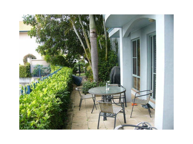 82 John Lund Drive, Hope Island QLD 4212