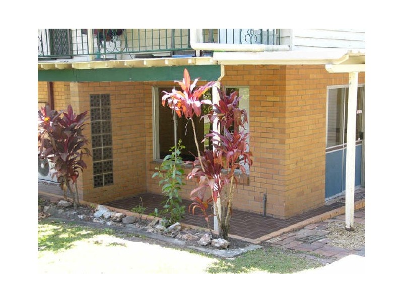 34 B Government Road, Labrador QLD 4215