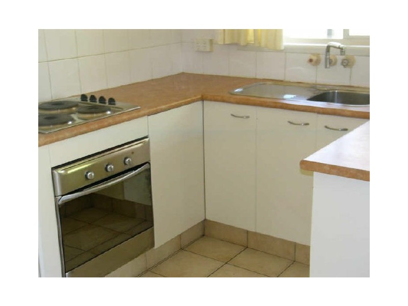 34 B Government Road, Labrador QLD 4215