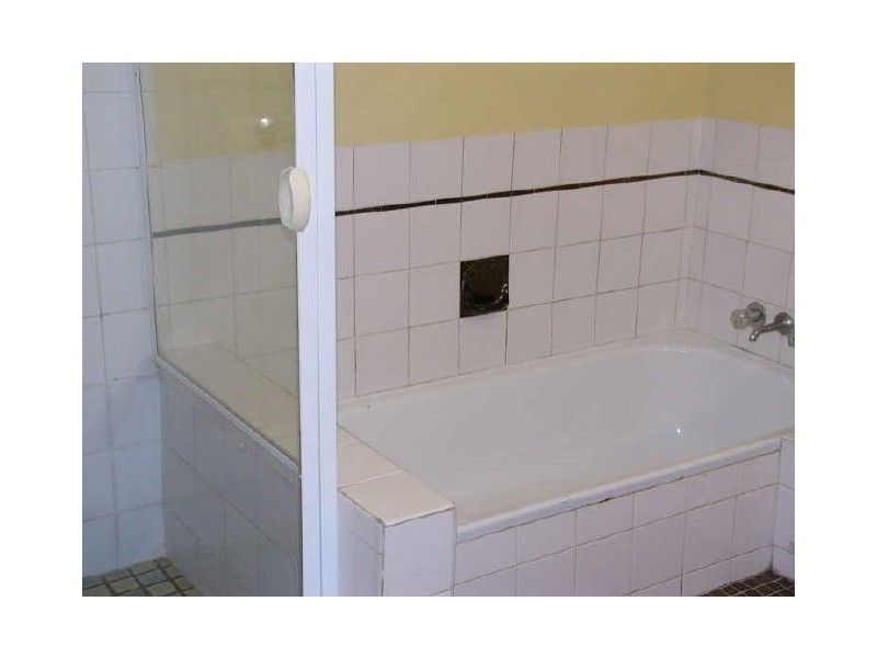 34 B Government Road, Labrador QLD 4215