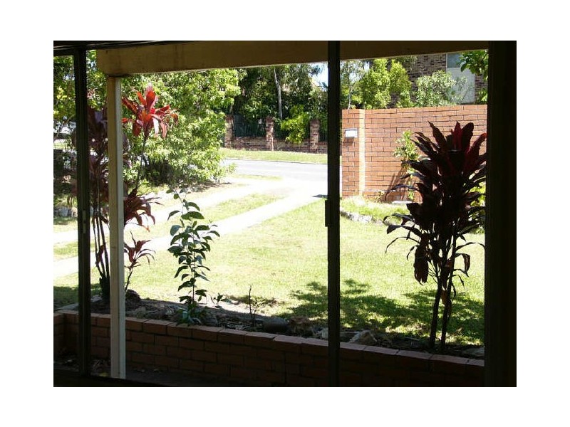 34 B Government Road, Labrador QLD 4215