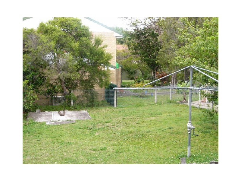 34 B Government Road, Labrador QLD 4215