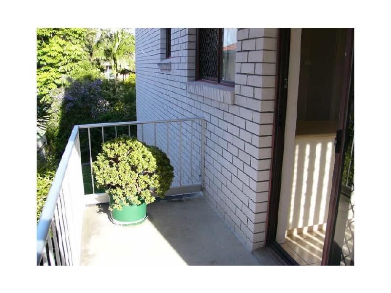 9/3 Ahern Street, Labrador QLD 4215