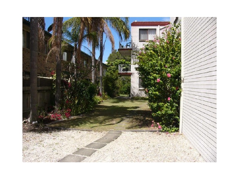 9/3 Ahern Street, Labrador QLD 4215