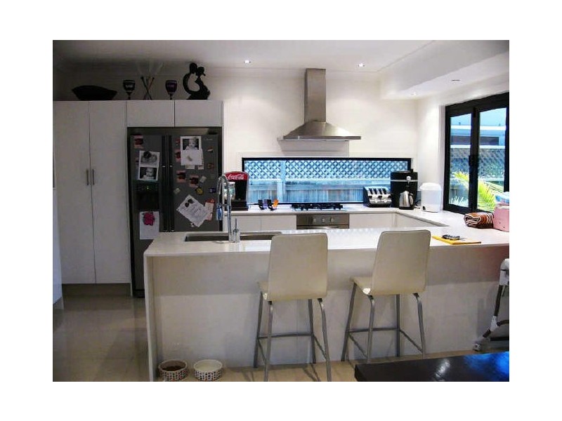 2/46 Bayview Street, Runaway Bay QLD 4216