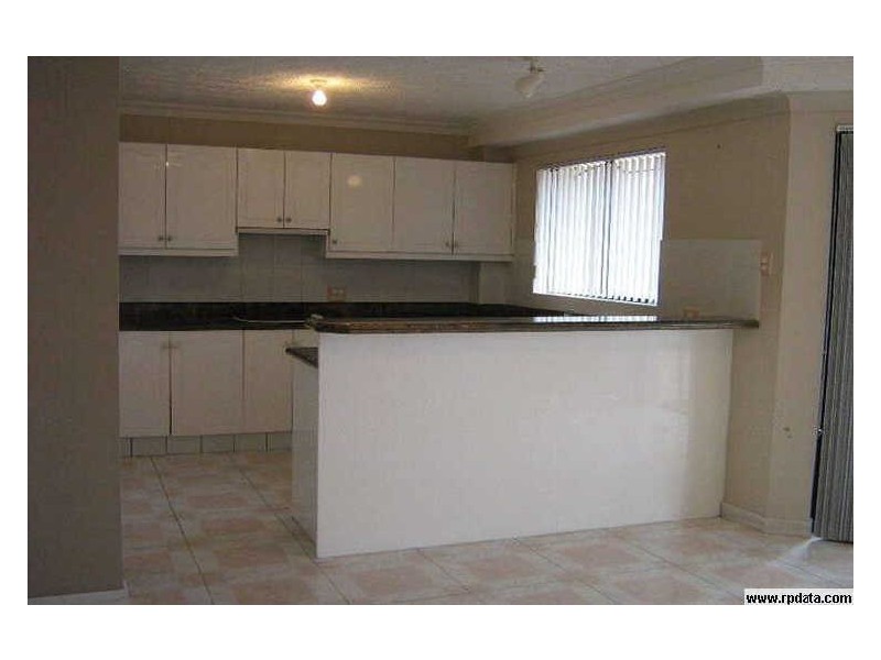 2/12 Canal Avenue, Runaway Bay QLD 4216