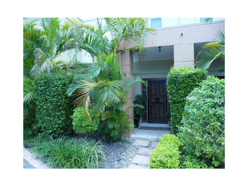 5/24-26 Brighton Street, Southport QLD 4215