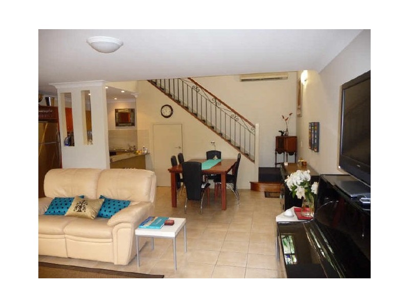 5/24-26 Brighton Street, Southport QLD 4215