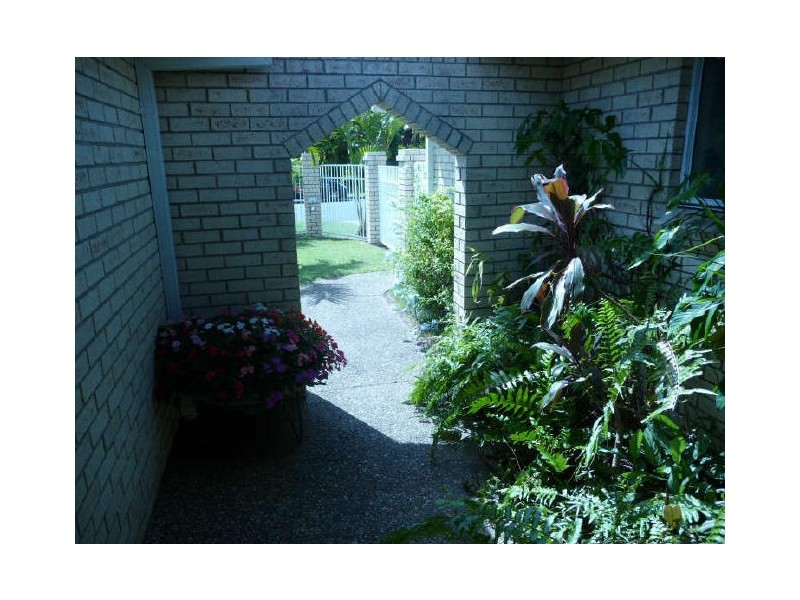 24 Anchorage Way, Biggera Waters QLD 4216