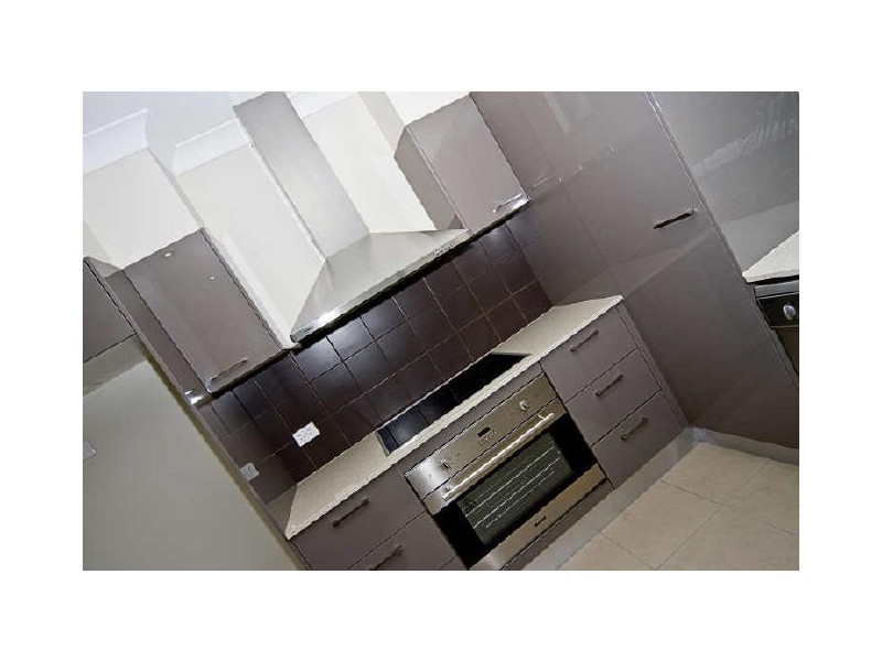 2/12 Drake Ave, Paradise Point QLD 4216