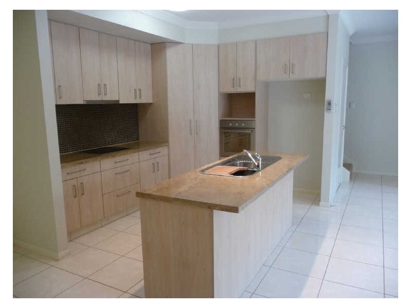 1/14 Wynflo, Labrador QLD 4215