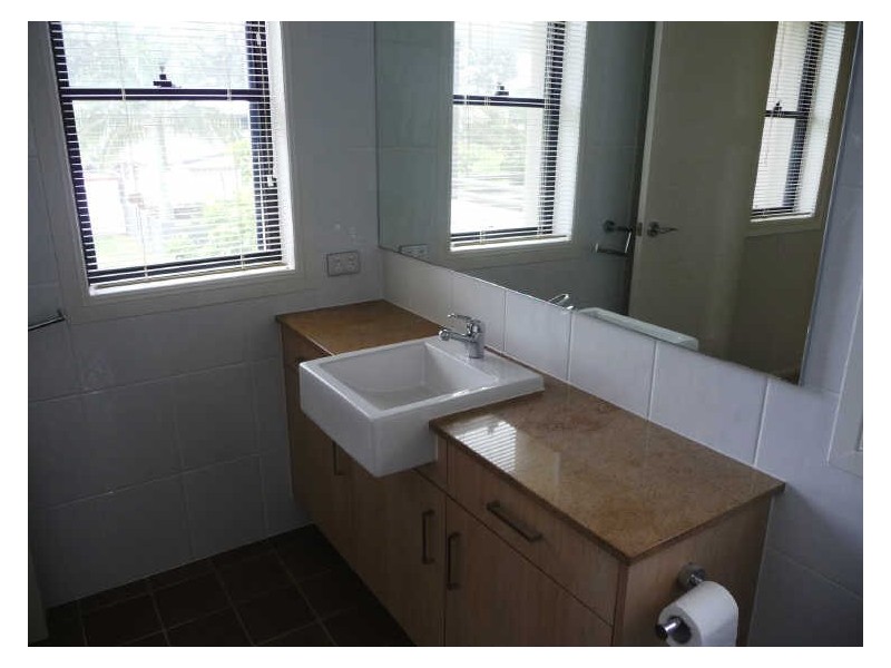 1/14 Wynflo, Labrador QLD 4215