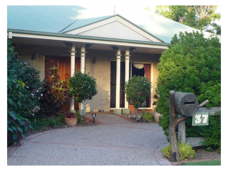 37 Oregan Way, Oxenford QLD 4210