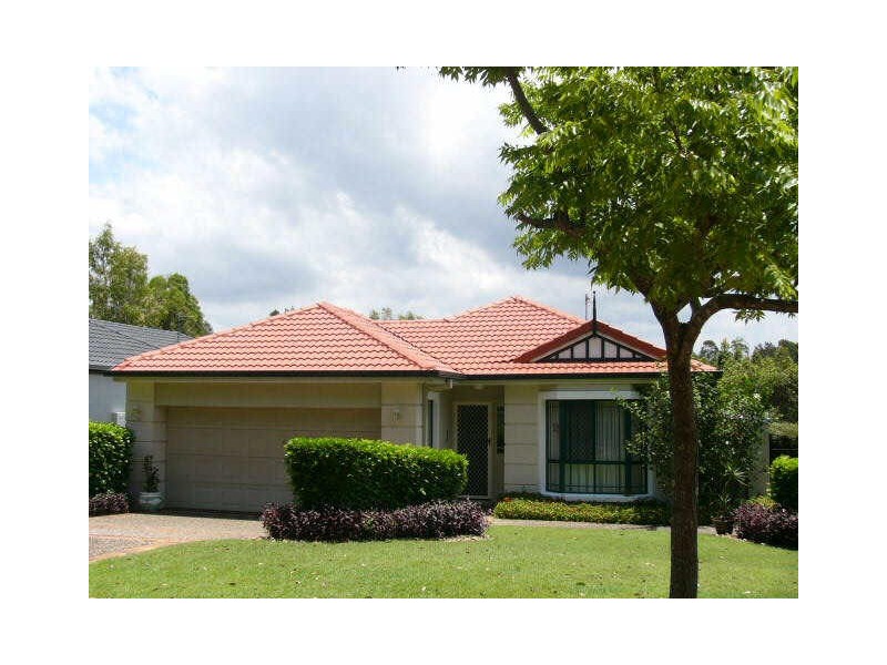 4 Steyning Court, Arundel QLD 4214