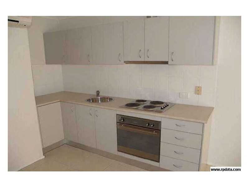 6/213 Scarborough Street, Southport QLD 4215