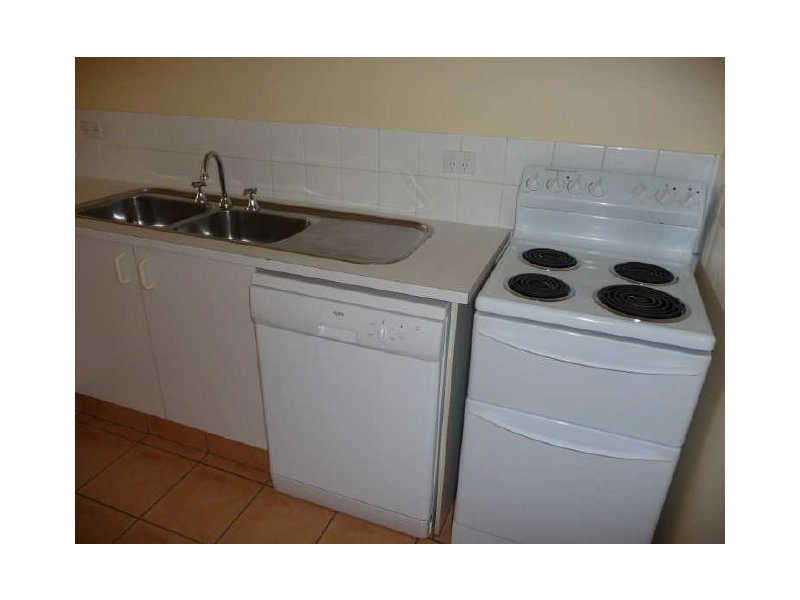 2/3 Waterbird Court, Coombabah QLD 4216