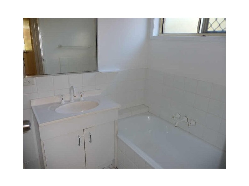 2/3 Waterbird Court, Coombabah QLD 4216