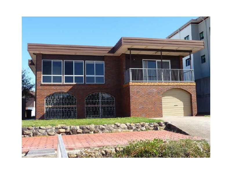 3 Canal Ave, Runaway Bay QLD 4216