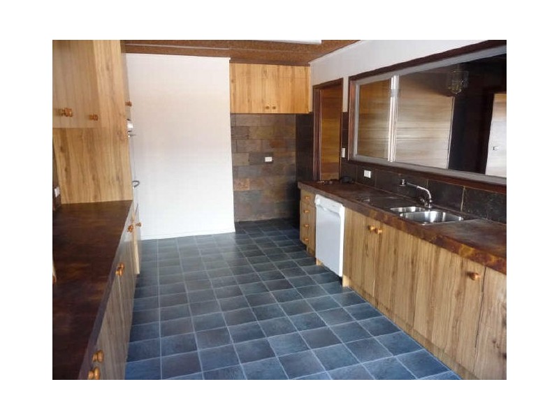 3 Canal Ave, Runaway Bay QLD 4216