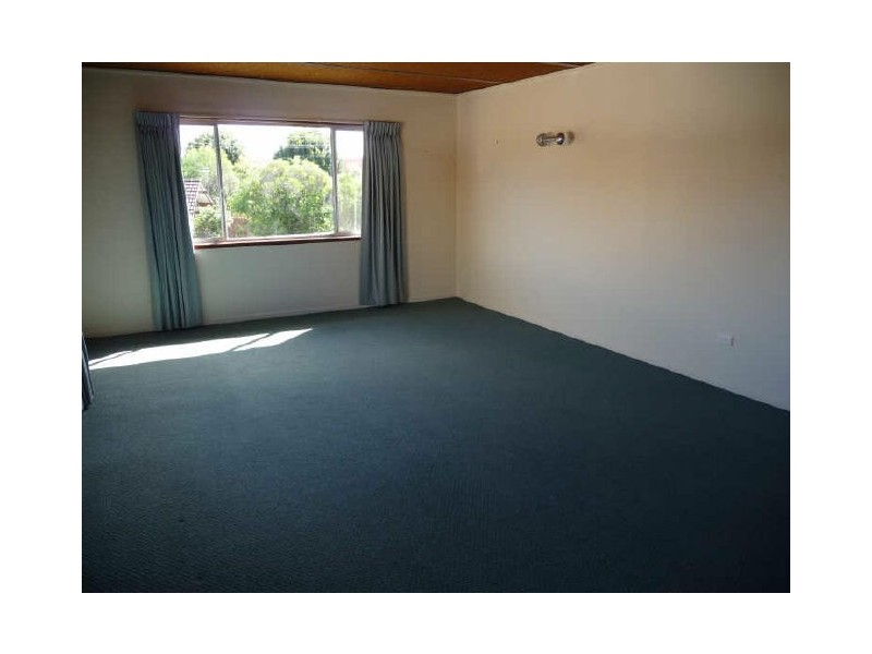 3 Canal Ave, Runaway Bay QLD 4216