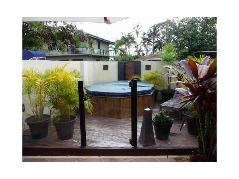 1/32 Killowill Ave, Paradise Point QLD 4216