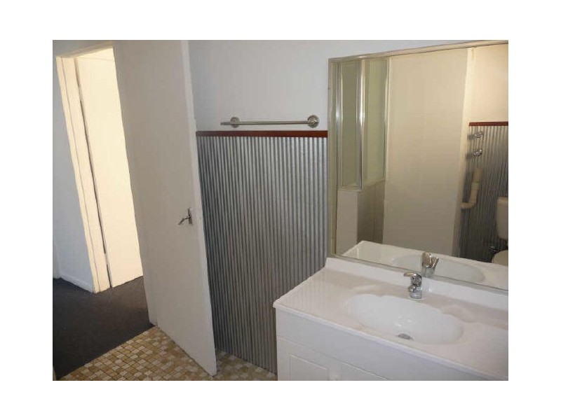 4/45 Bayview Street, Runaway Bay QLD 4216