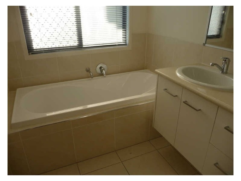 23 Elkins Street, Pacific Pines QLD 4211