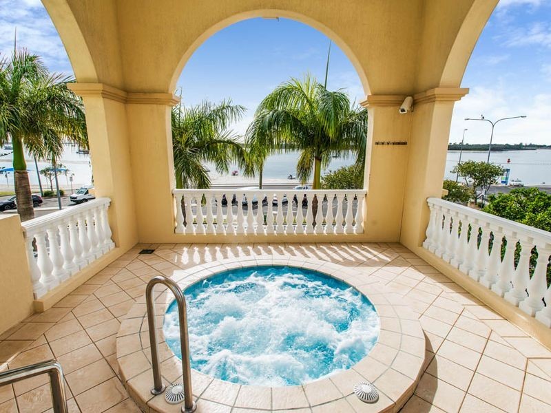 406/360 Marine Parade, Labrador QLD 4215