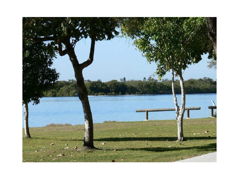 12 Allinga Street, Coombabah QLD 4216