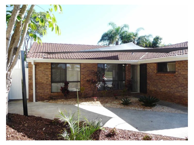 2/218 Olsen Avenue, Arundel QLD 4214