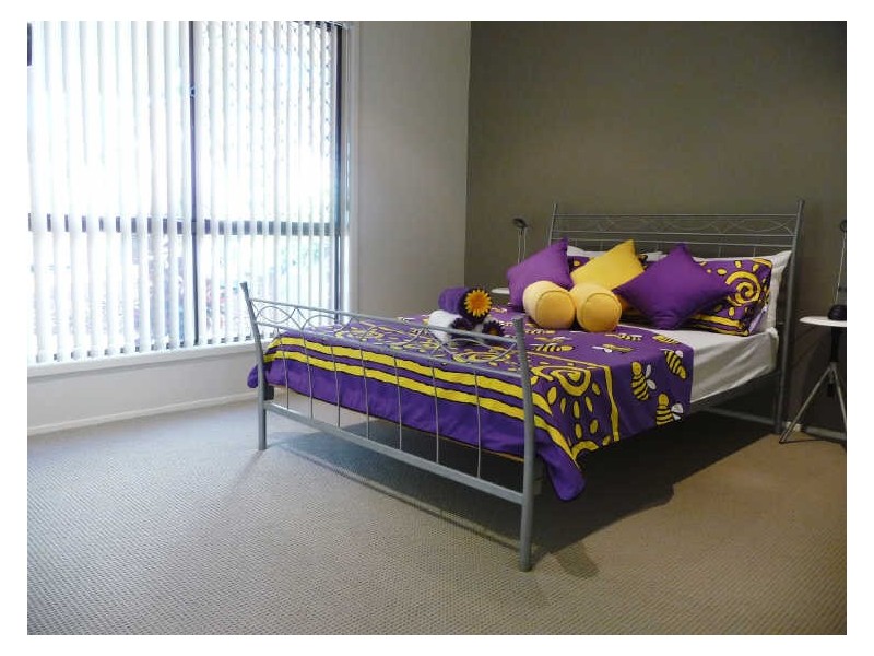 2/218 Olsen Avenue, Arundel QLD 4214