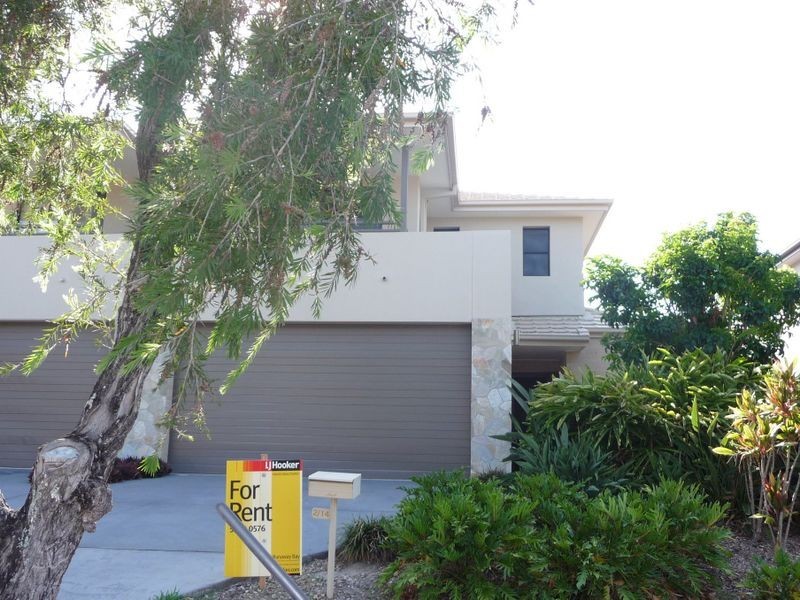 2/14 Wynflo Street, Labrador QLD 4215