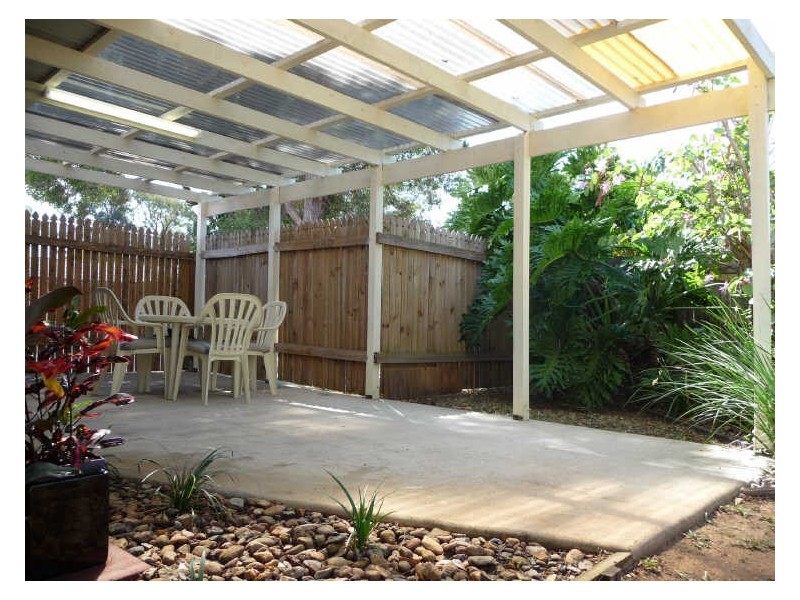 2/9 Robin Joy Close, Labrador QLD 4215